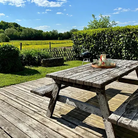 Guest house Au Fil Du Bec : Gite Avec Jardin - Centre Village