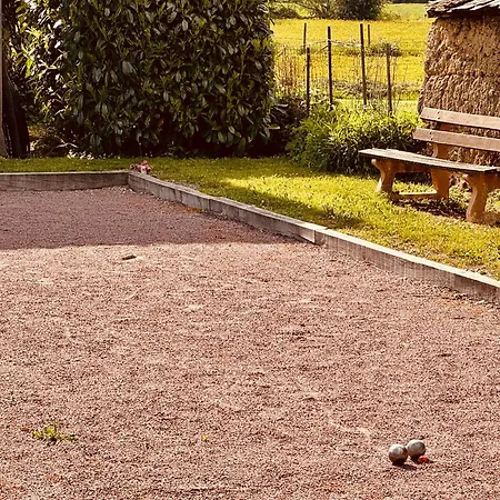 Guest house Au Fil Du Bec : Gite Avec Jardin - Centre Village 3*