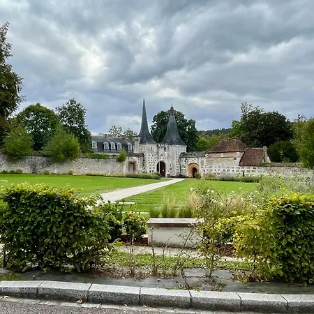Guest house Au Fil Du Bec : Gite Avec Jardin - Centre Village