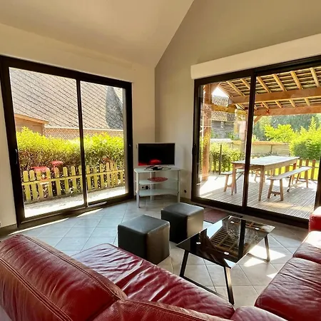 Guest house Au Fil Du Bec : Gite Avec Jardin - Centre Village 3*
